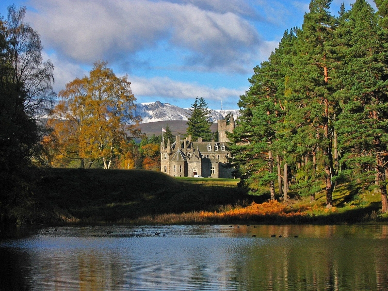 Invercauld House by Alan Findlay