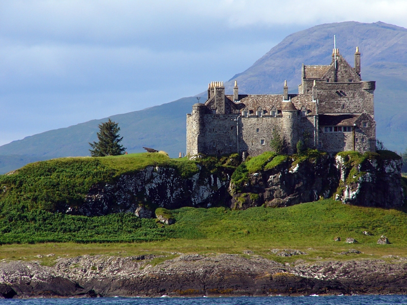 Duart Castle, Isle of Mull by Philippe Giabbanelli