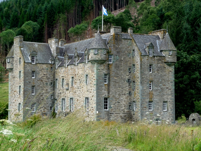 Castle Menzies, Aberfeldy Scotland by Dave