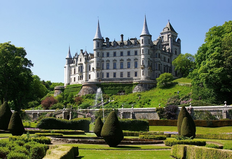 Dunrobin Castle by Paul Wordingham