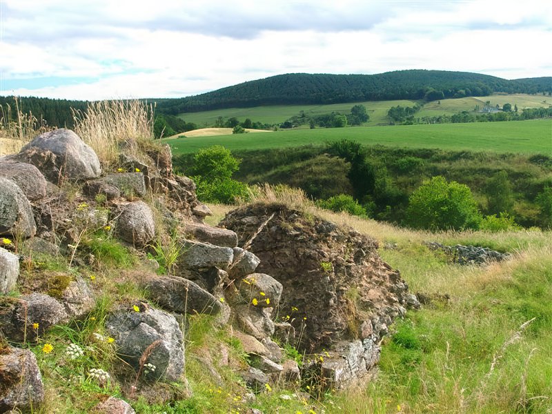 Ruins of Coull Castle by Mick Garratt