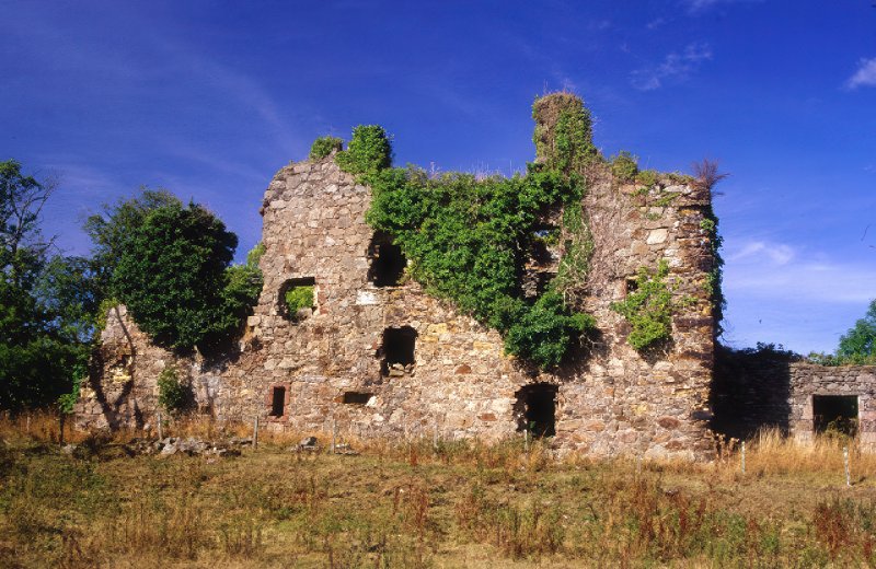 Gight Castle by Peter Ward
