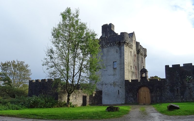 Saddell Castle by Anne Burgess