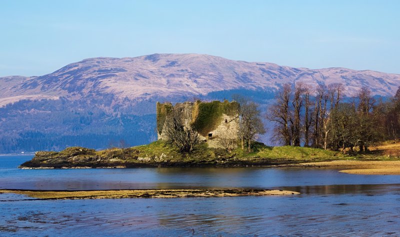 Castle Lachlan, Loch Fyne by Chris Beckett