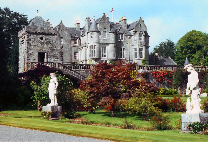 Torosay Castle by Des Blenkinsopp