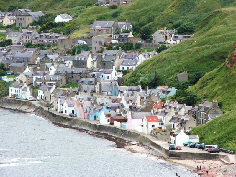 Gardenstown by Ian Smith