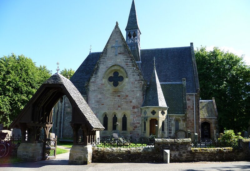 Luss Parish Church by Thrissel