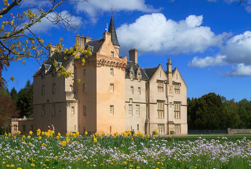 Brodie Castle, Dyke by Mike Searle