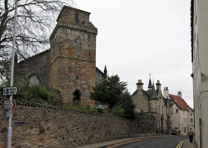 Kirk Wynd and Kirkcaldy Old Kirk by Richard Dorrell