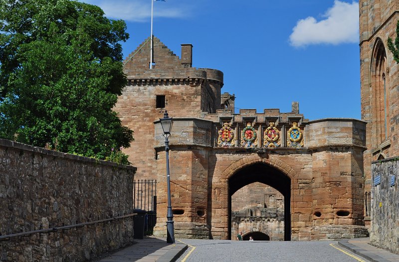 Linlithgow Palace by Bernard Blanc