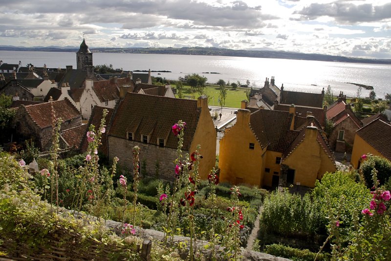 The Village of Culross by Paul Morgan