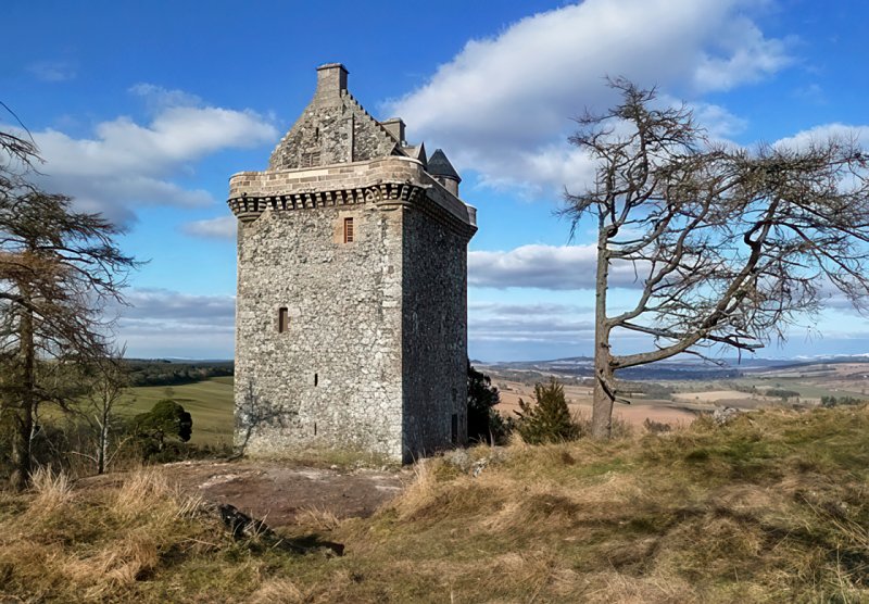 Fatlips Castle, Minto by Walter Baxter