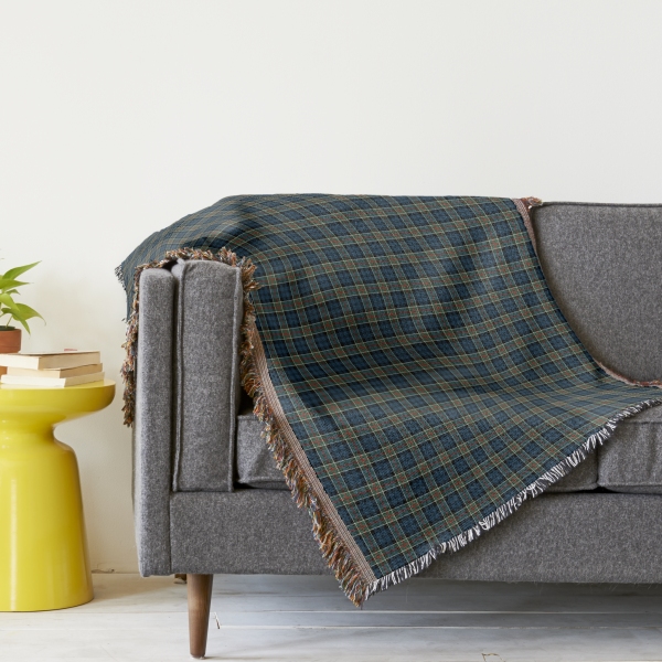 Colquhoun tartan throw blanket