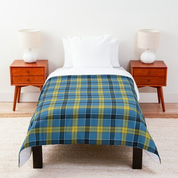 Laing tartan comforter