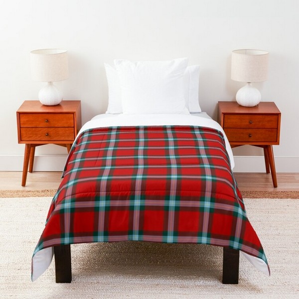 MacLaine tartan comforter