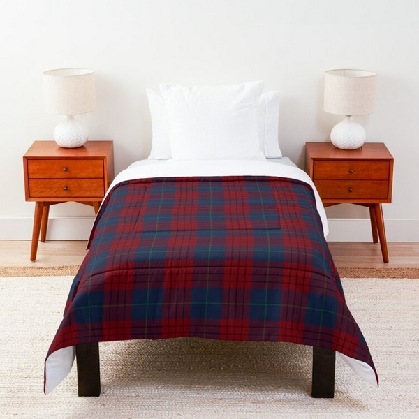 Robinson tartan comforter