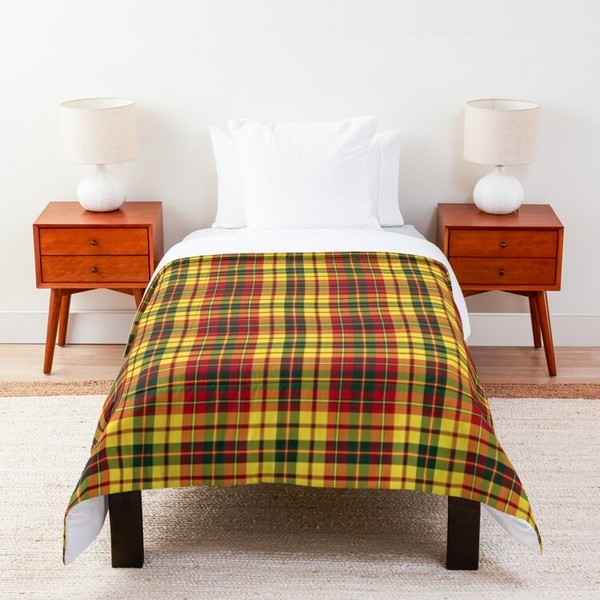 Strathearn District tartan comforter