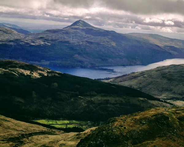 Ben Lomond above Loch Lomond by Cunkim