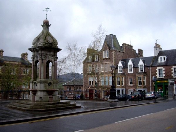 St James Square, Crieff by Tom Pennington