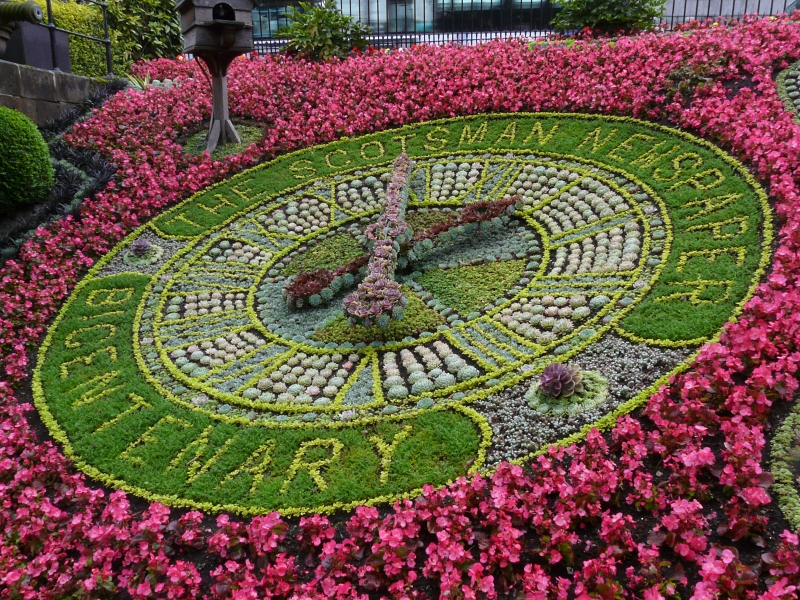 Edinburgh Flower Clock by Loz Pycock