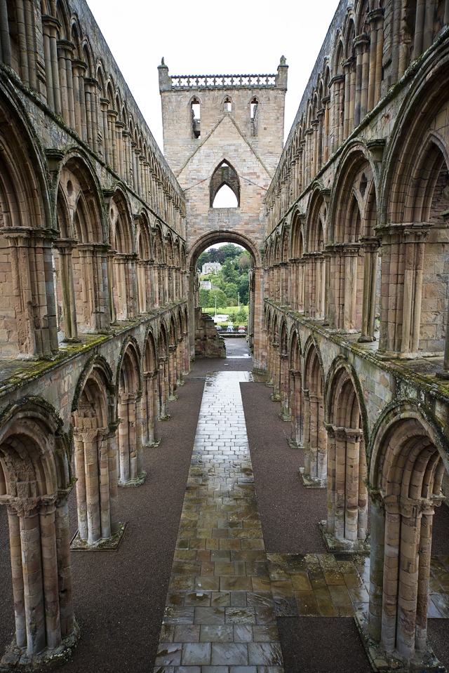 Jedburgh Abbey by Steve Collis