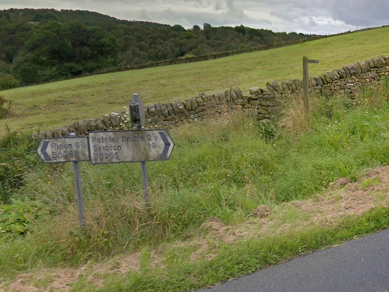 B6265 near Fellbeck by Google